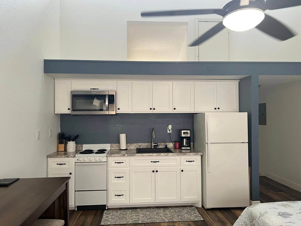 Room 1 kitchen