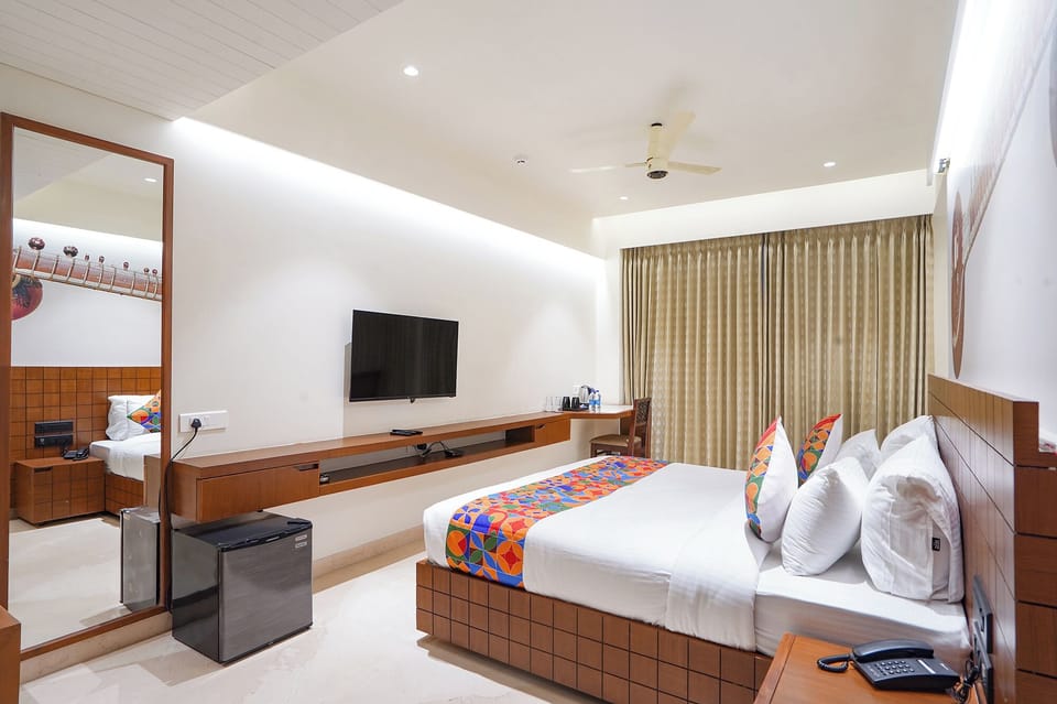 Egyptian cotton sheets, premium bedding, free WiFi, bed sheets
