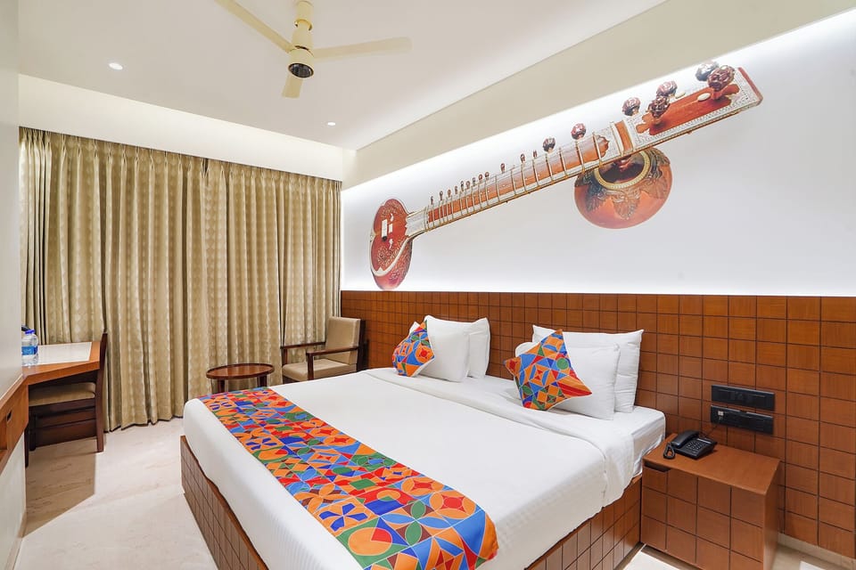 Egyptian cotton sheets, premium bedding, free WiFi, bed sheets