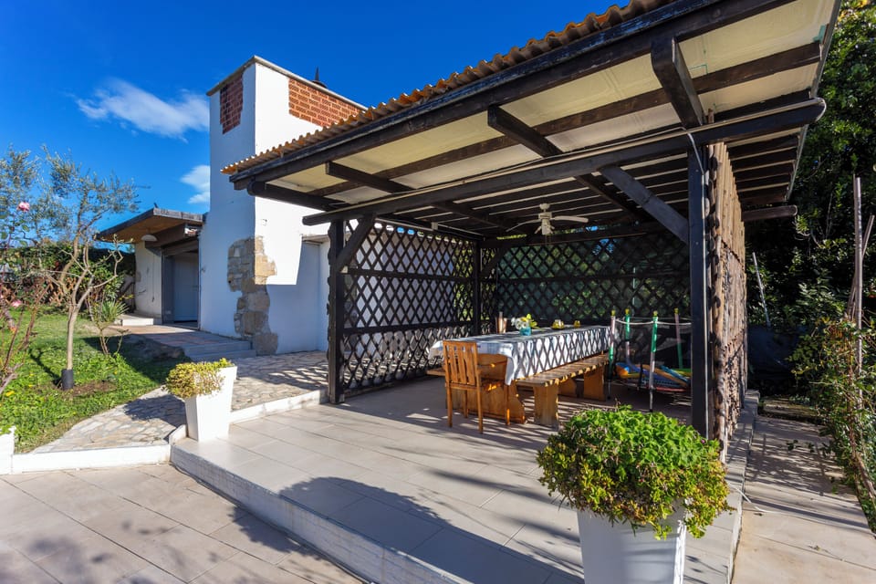 Standard House, 3 Bedrooms, 2 Bathrooms (Holiday Home Cadjo with private Pool) | Outdoor dining