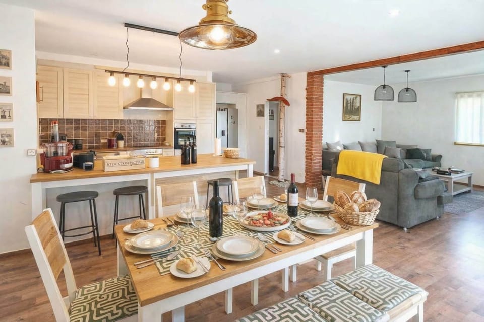 Family House, 3 Bedrooms, 2 Bathrooms (Green View Holiday Home With Pool) | Dining