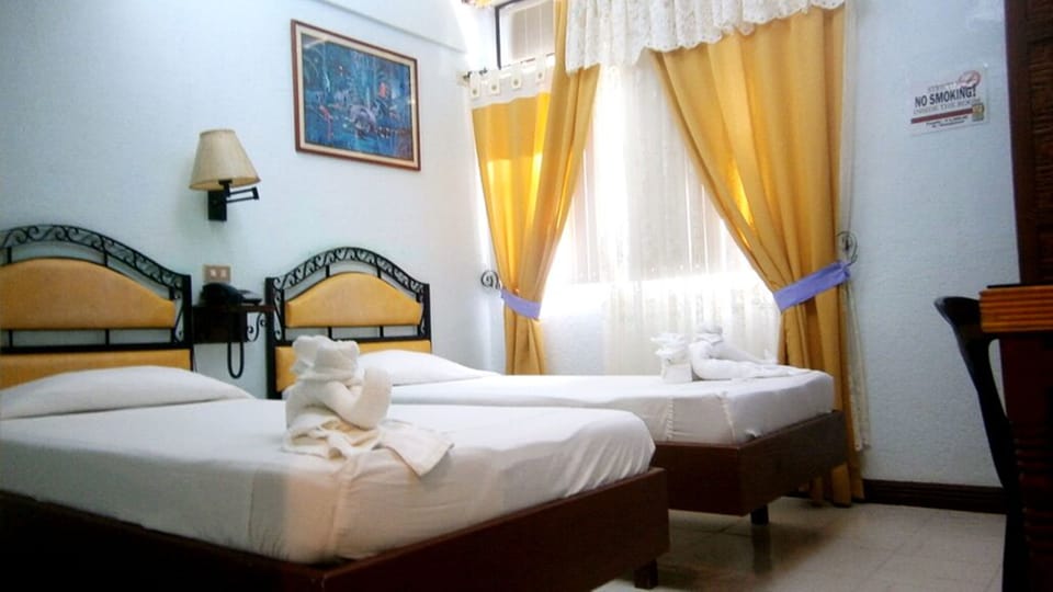 Family Room | In-room safe, desk, rollaway beds, free WiFi