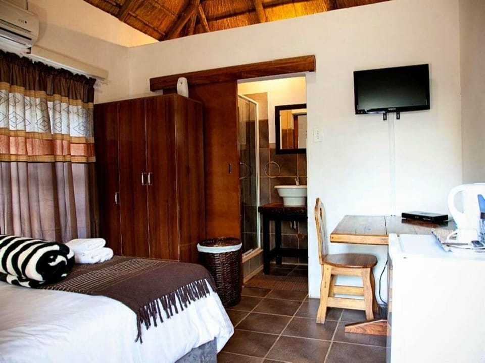 Comfort Room | In-room safe, free WiFi, bed sheets