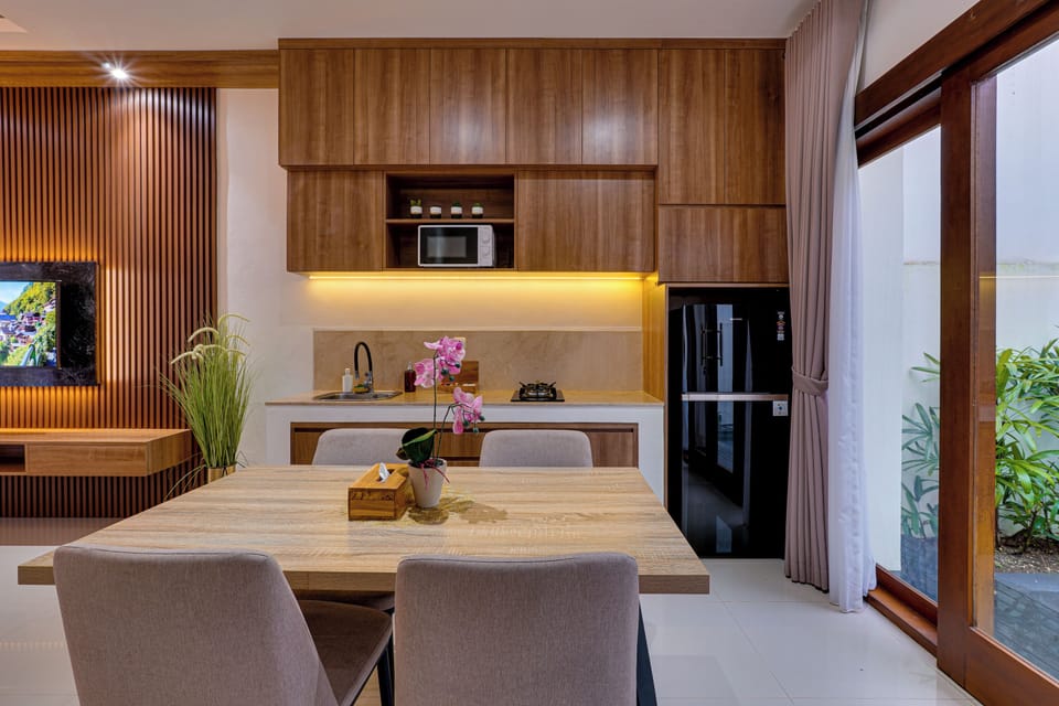 Villa, Balcony, Pool View | Private kitchen | Electric kettle, toaster