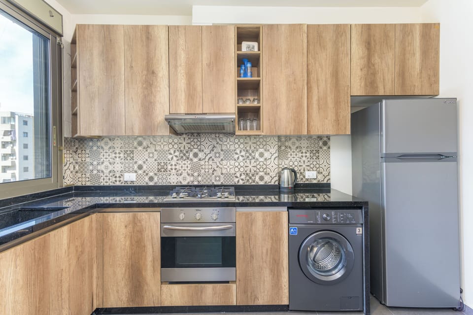 Apartment, 3 Bedrooms, Kitchen, City View | Private kitchen | Full-size fridge, microwave, oven, stovetop