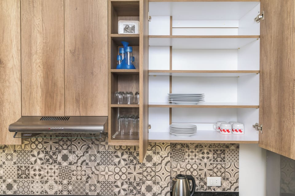 Apartment, 3 Bedrooms, Kitchen, City View | Private kitchen | Full-size fridge, microwave, oven, stovetop