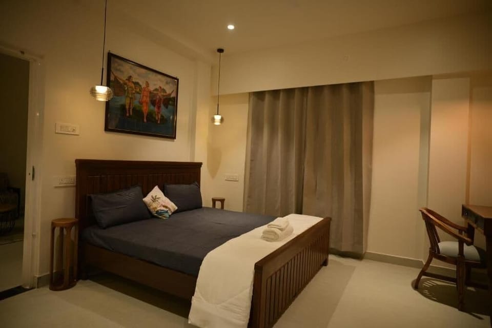 Executive Apartment, Balcony, Partial Lake View | In-room safe, laptop workspace, blackout drapes, soundproofing