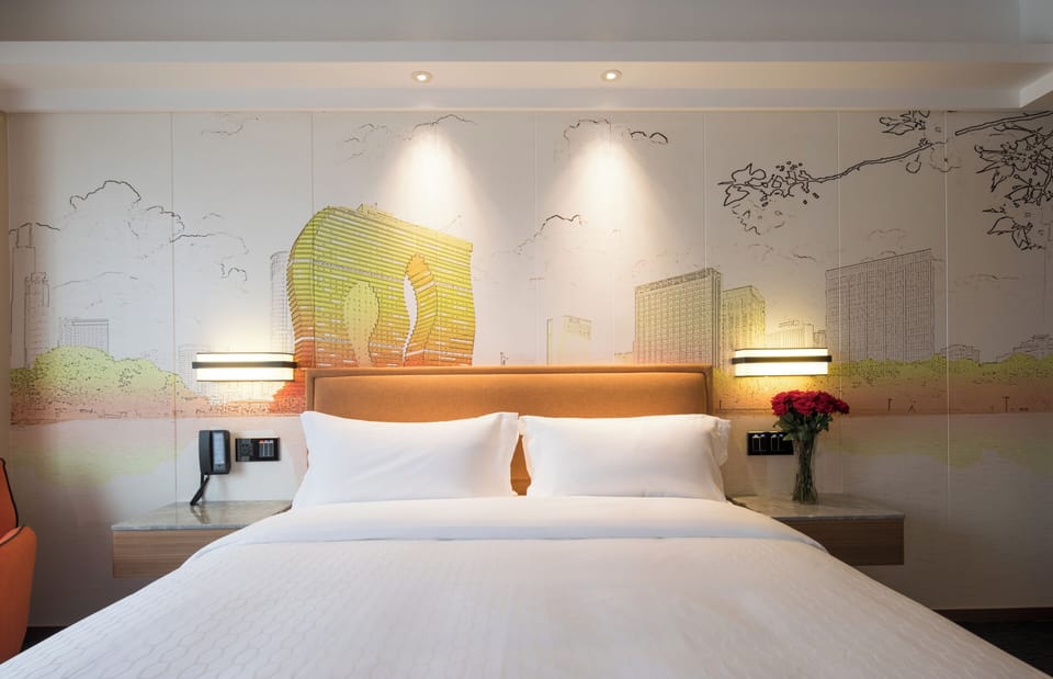 Single Room, 1 Queen Bed, City View | Blackout drapes, iron/ironing board, free WiFi