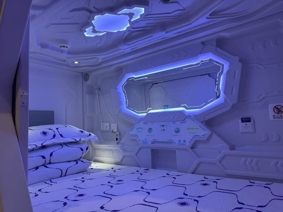 Single Room, Non Smoking | Bed sheets