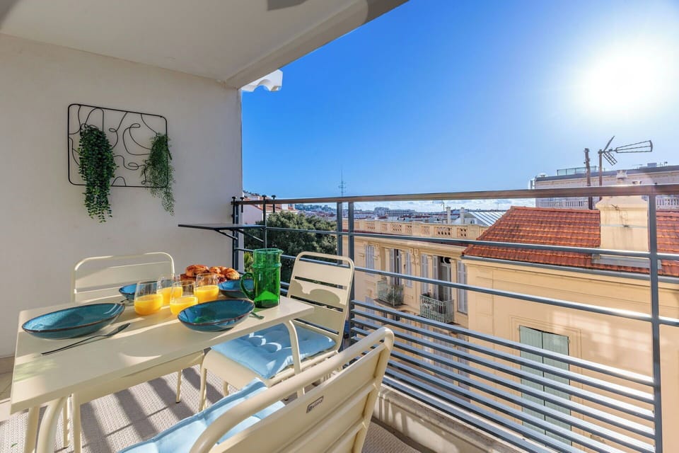 Balcony / Terrace / Patio