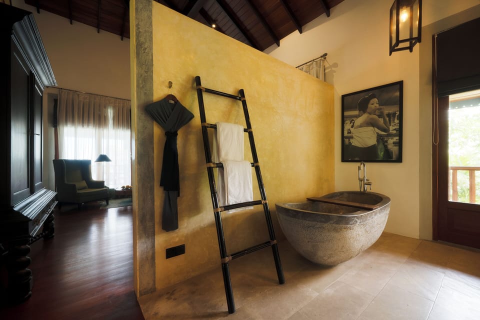 Ramaya Suite | Bathroom | Slippers
