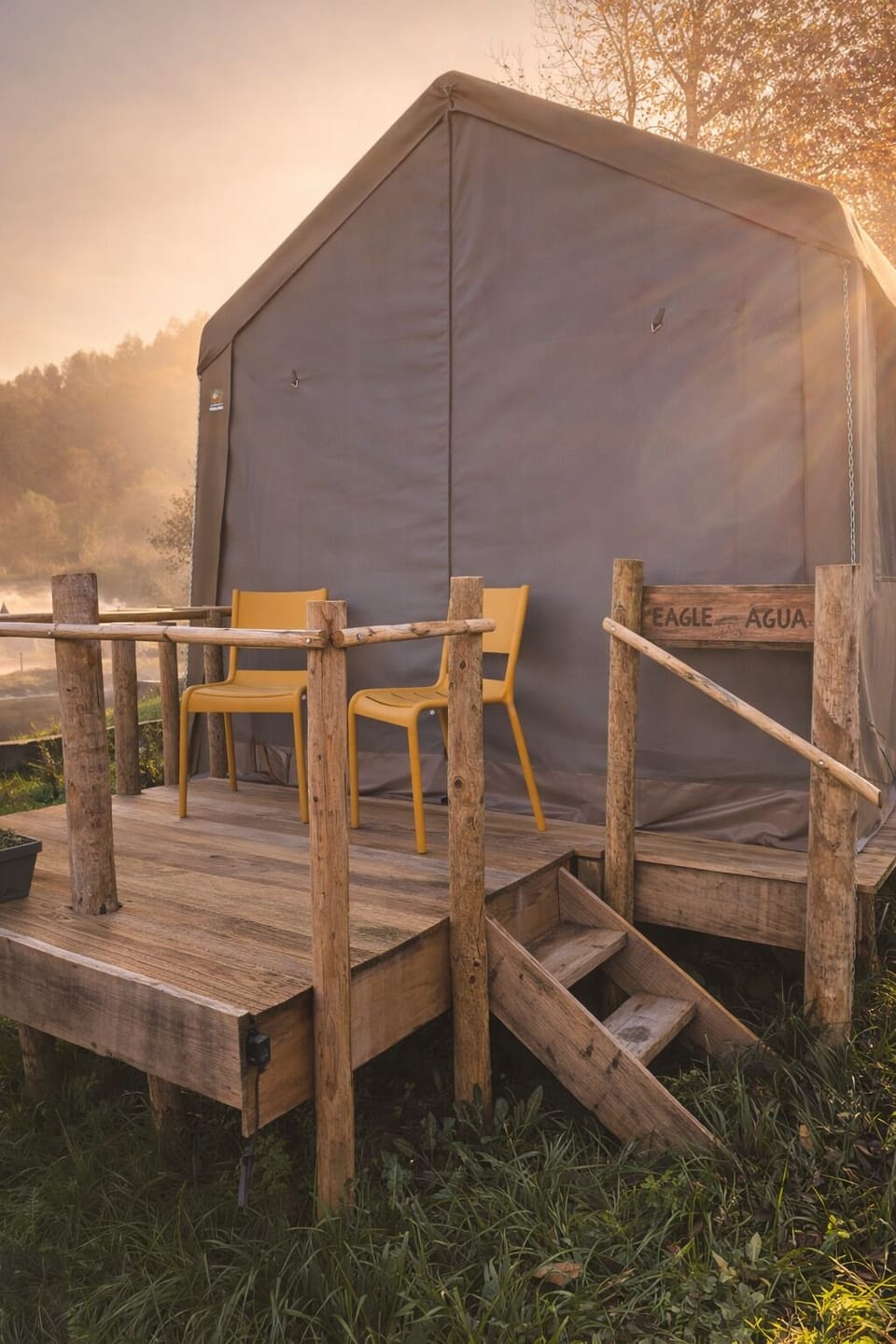 All our safari glamping units offer the same thoughtfully designed interior, combining comfort and simplicity in nature.Each unit is prepared with either a single bed or a king-size bed, and the preferred configuration is confirmed with every guest prior to arrival to ensure a comfortable stay.