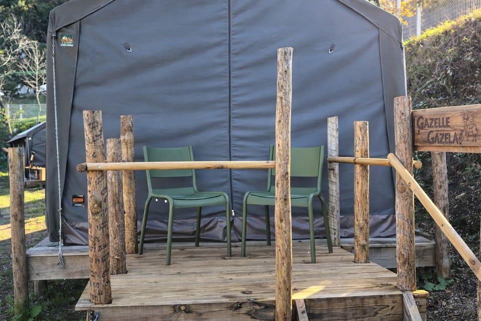 All our safari glamping units offer the same thoughtfully designed interior, combining comfort and simplicity in nature.Each unit is prepared with either a single bed or a king-size bed, and the preferred configuration is confirmed with every guest prior to arrival to ensure a comfortable stay.