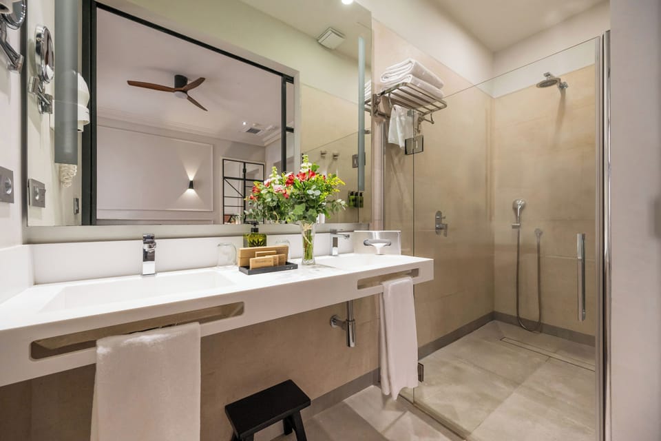 Habitación Grand Deluxe con balcón | Bathroom