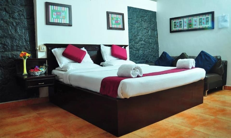 Classic Double Room, Garden View | Free WiFi