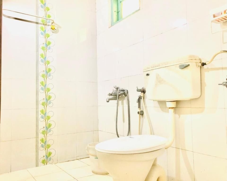 Family Room, Balcony, Garden View | Bathroom