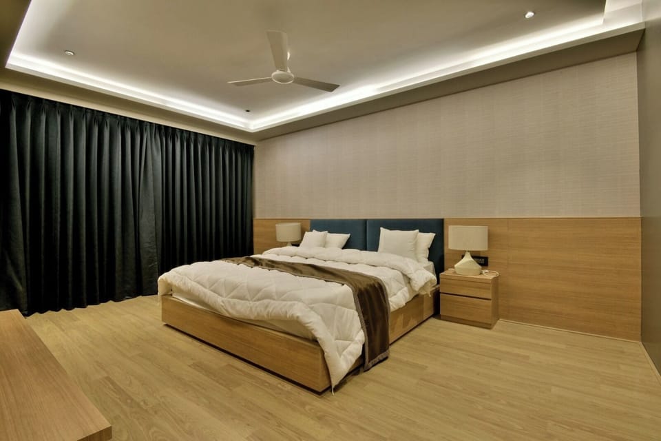 Presidential Suite | Laptop workspace, free WiFi, bed sheets