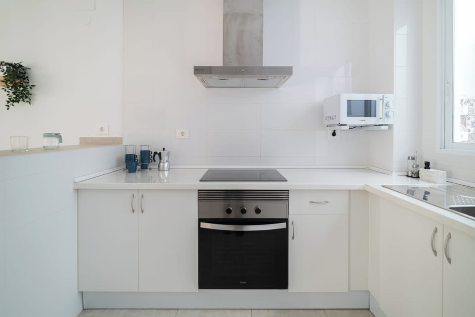 Traditional House, 3 Bedrooms | Private kitchen | Fridge, oven, toaster, griddle