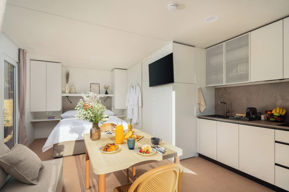Glamping Escape with private jacuzzi 2+1 | Living area