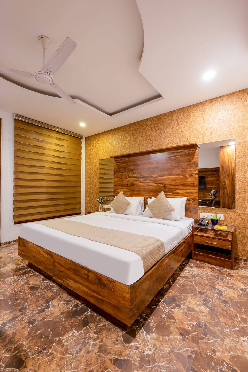 Deluxe Double Room | In-room safe, desk, laptop workspace, soundproofing