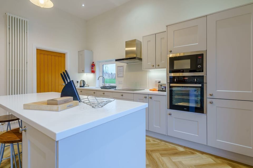 Lochside Premier Spa (Pet)