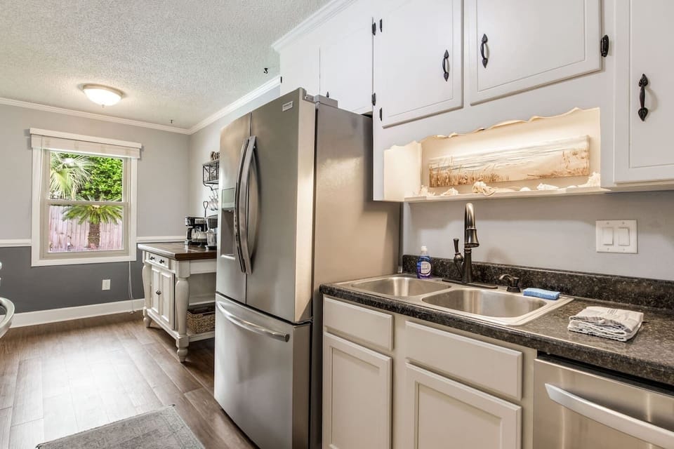 Lots of countertop space, well-equipped kitchen, always sparkling clean.