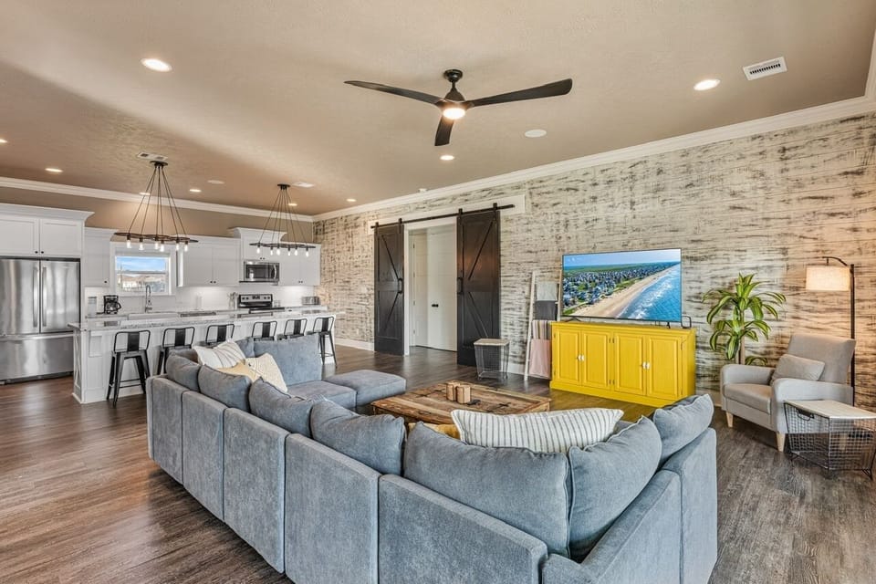 House, 3 Bedrooms | Living area | Smart TV, streaming services
