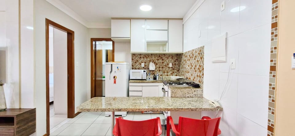 Basic Apartment | Private kitchen | Fridge, microwave, blender, cookware/dishes/utensils