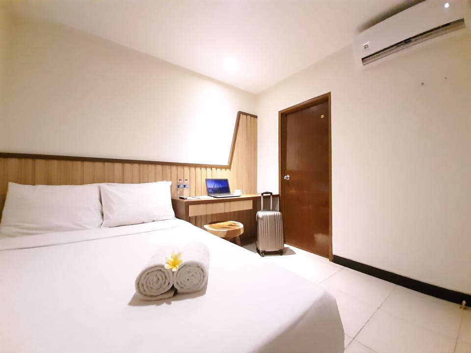 Standard Double Room | Premium bedding, desk, laptop workspace, free WiFi