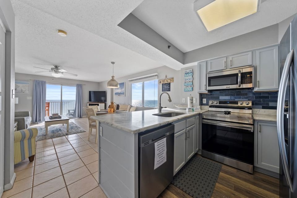 10 Four Winds 704 Kitchen