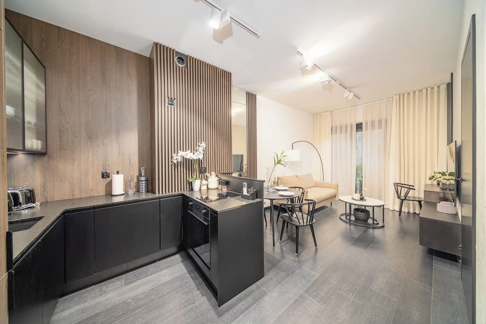 Stylish 38m2 Apartment just by the Center of Kraków | Book Now with RENTUJEMY