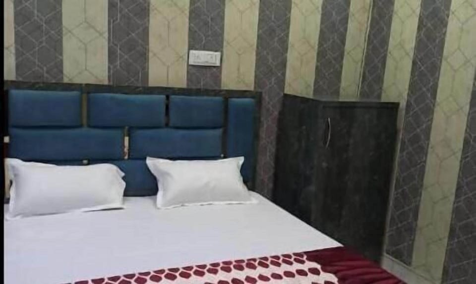 Deluxe Room | Desk, laptop workspace, free WiFi