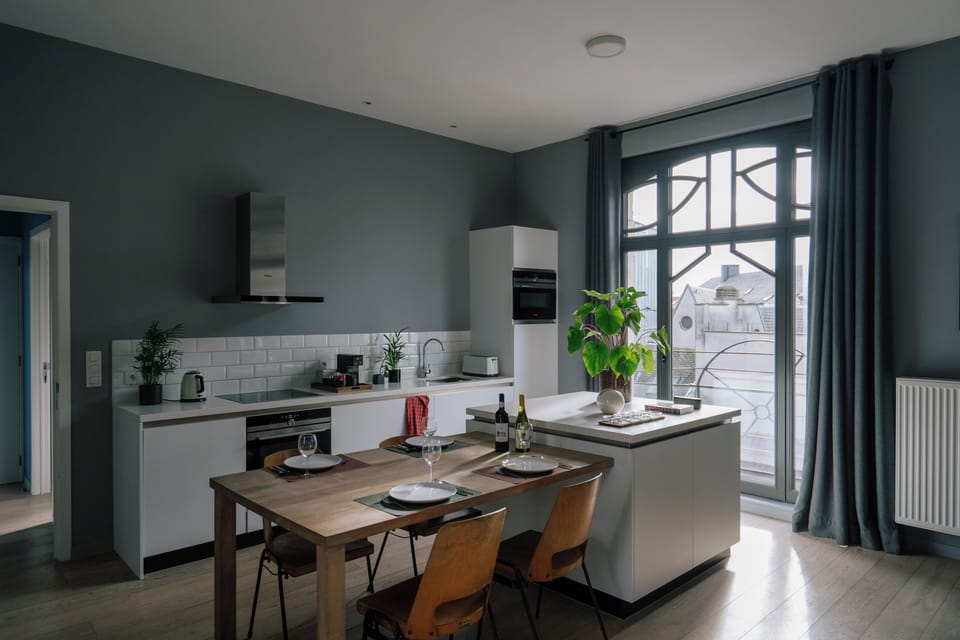 Superior Apartment | Private kitchen | Fridge, microwave, oven, stovetop