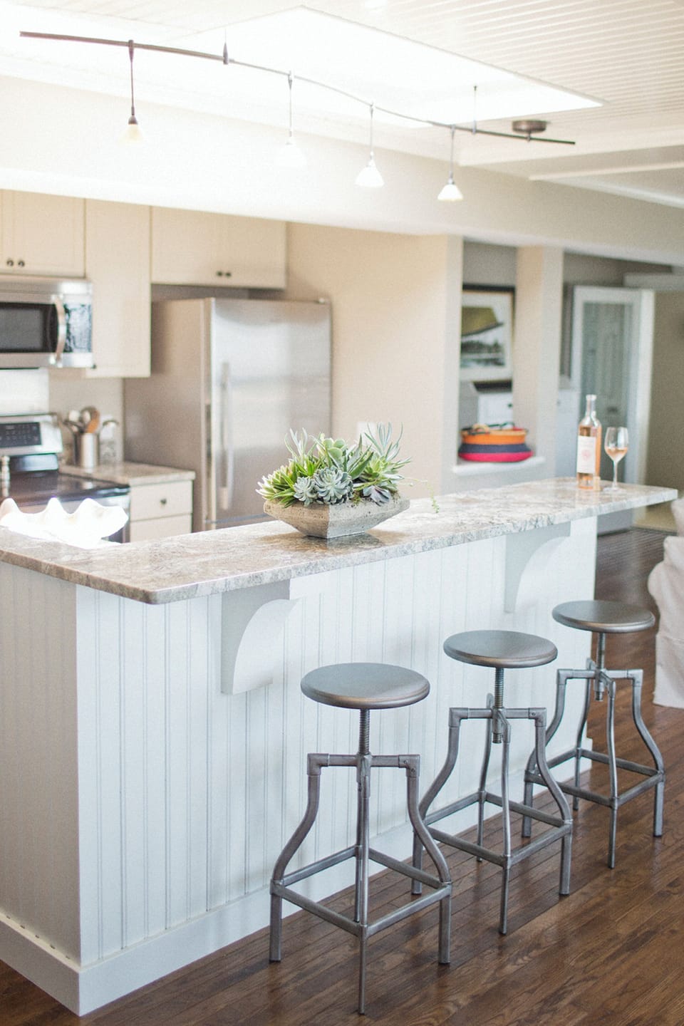 Full kitchen.