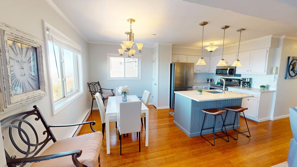 Dining Room, Dining Table, Furniture, Indoors, Table