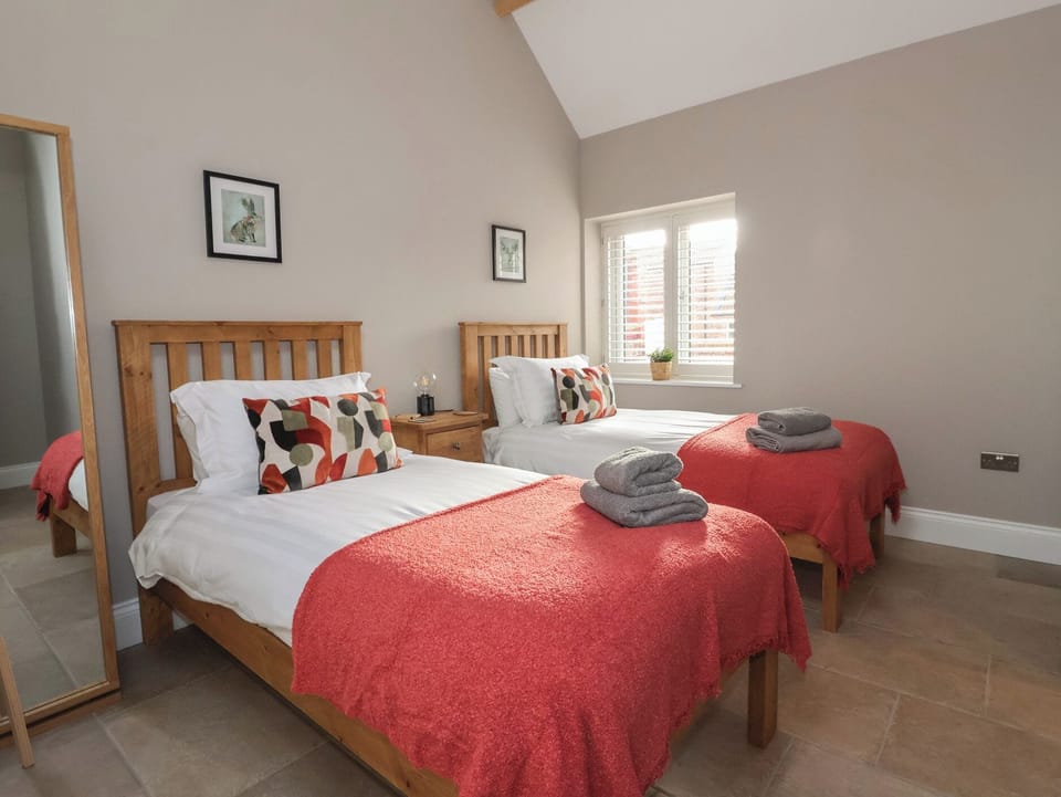 Cottage | 2 bedrooms, individually decorated, individually furnished, free WiFi