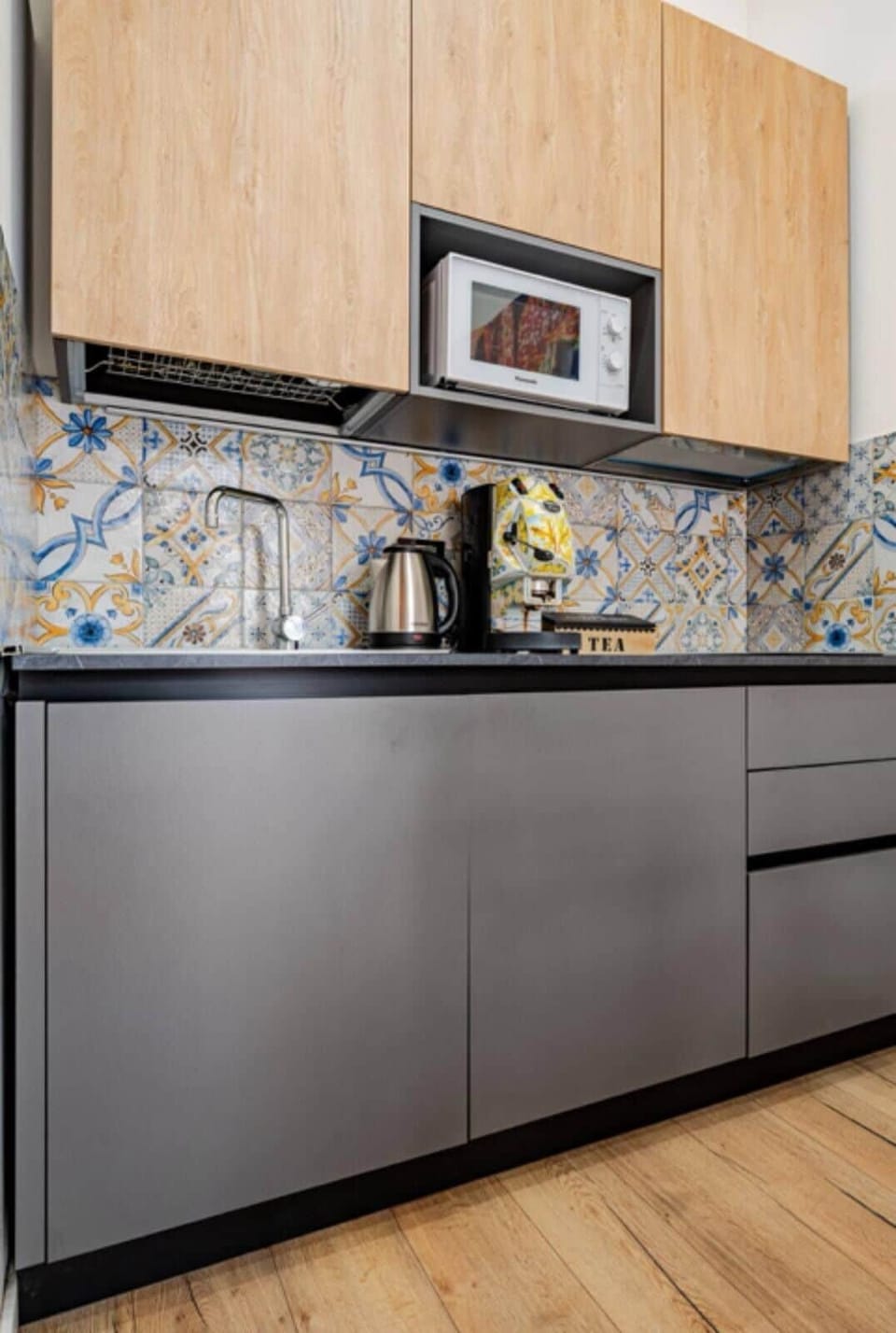 Luxury Suite, 1 Double Bed with Sofa bed, Private Bathroom, City View | Private kitchen | Espresso maker, coffee/tea maker, electric kettle, highchair