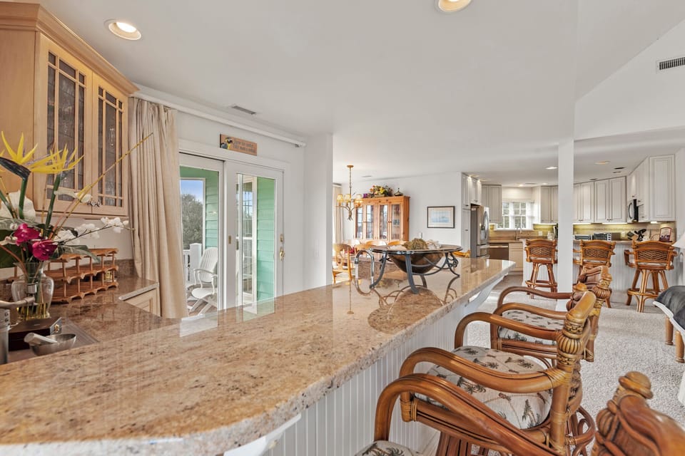 BU88: Apollo Sunset | Top Level Living Area Wet Bar