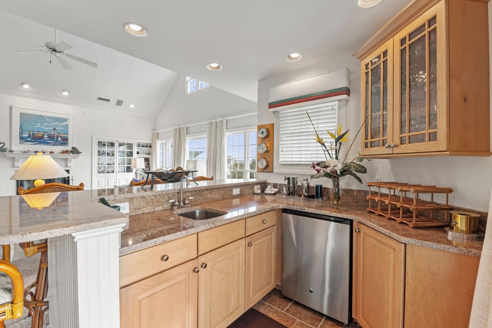 BU88: Apollo Sunset | Top Level Living Area Wet Bar