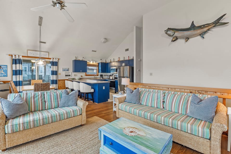 HIRO14: The Pickled Mermaid | Top Level Living Area