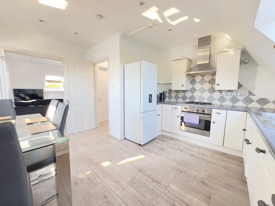 Comfort Apartment, 3 Bedrooms, Balcony | Private kitchen