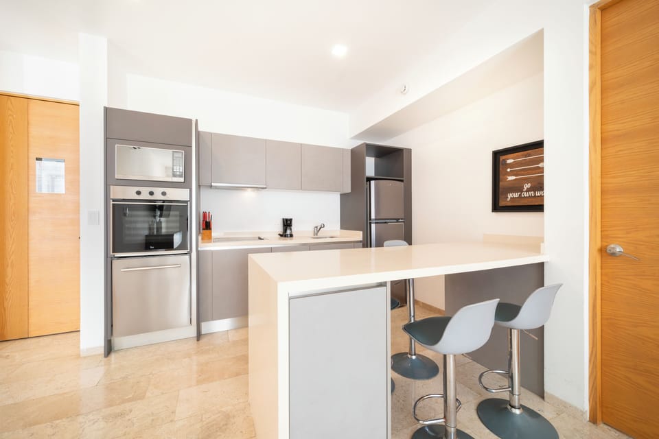 Deluxe Condo | Private kitchen