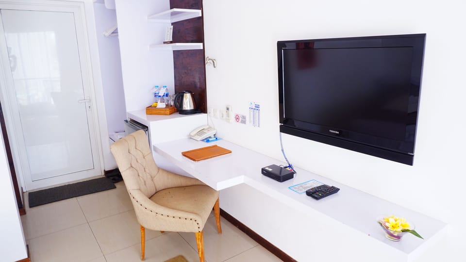 Minibar, desk, soundproofing, rollaway beds