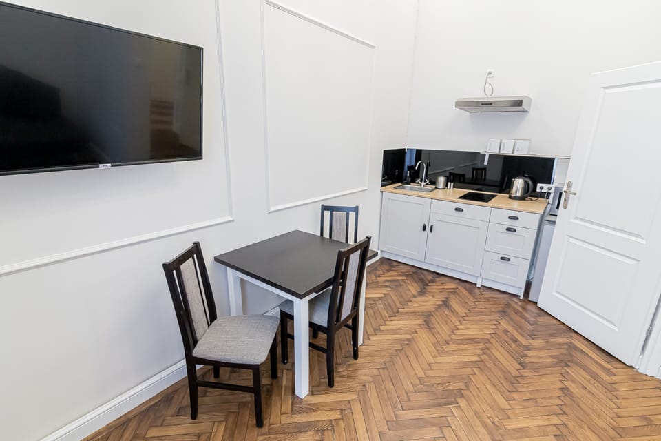 Classic Apartment | Dining