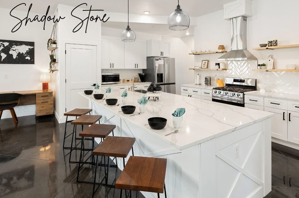 Fully Stocked Kitchen - Stainless Steel Amenities