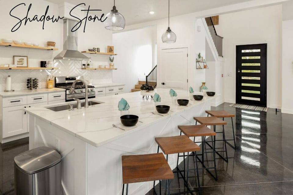 Fully Stocked Kitchen - Stainless Steel Amenities