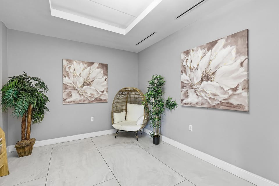 Condo, 1 King Bed with Sofa bed (Oceanside Inn 313) | Interior