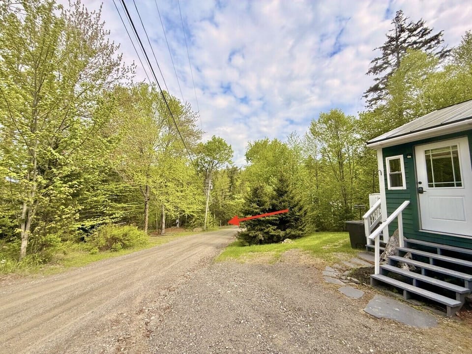 Direct access to the water, steps from the cabin