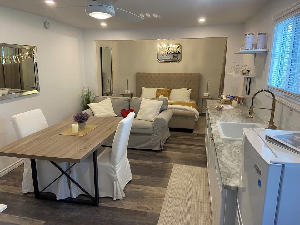 Deluxe Studio Suite | Interior