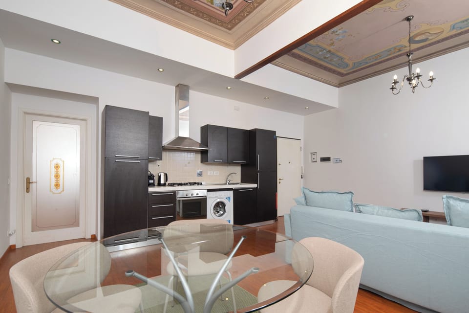 Apartment | Dining room